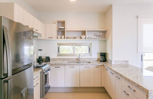 Ejidal Apartment | Spacious Retreat- Pool, Gym, 3 Balconies & Parking