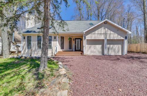 Tobyhanna House | Spacious Retreat 7 Mi to Tobyhanna State Park!