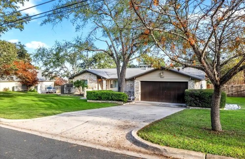 West Oak Hill Apartment | Spacious Retreat with Private Pool