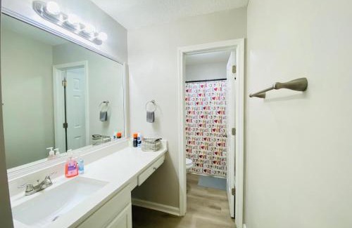 Southeast Raleigh House | Spacious room with Shared bathroom