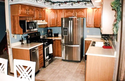 Hidden Valley House | Spacious Ski-in/Ski-out Cabin at Hidden Valley
