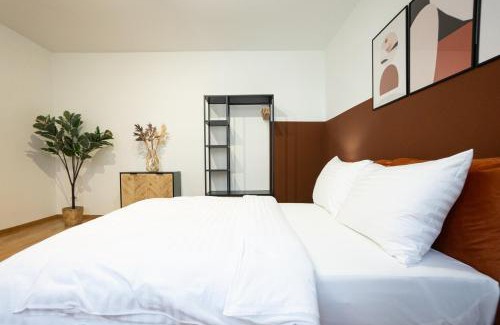 Weißgerber Apartment | Spacious studio in prime location with queen bed