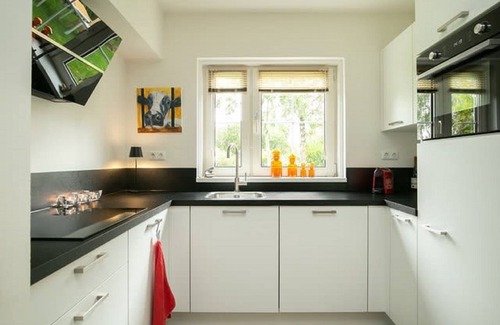 Paasloo House | Spacious thatched villa with dishwasher, in a national park