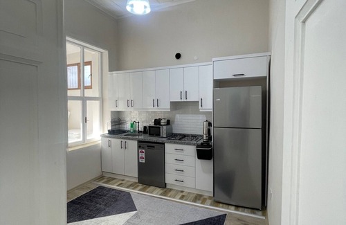 Antalya City Centre Apartment | Spacious Ultra Large 3 bedroom apartment with WiFi, AC, Joint Garden in Antalya