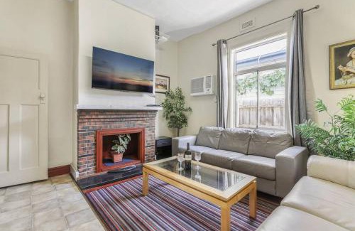 Coburg House | Spacious Urban Delight in Coburg