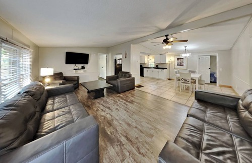 Put-in-Bay House | Spacious Vacation Home - Put-in-Bay - Sleeps 16 w/5 BR, 3 BA. Big Pool- IC66