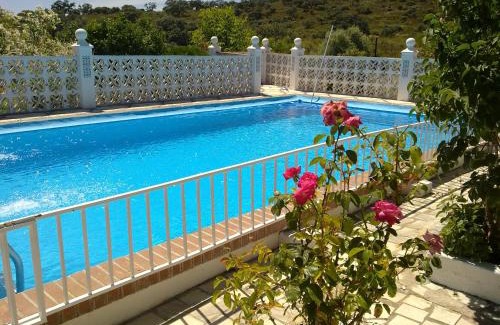 Aroche Villa | Spacious villa in Aroche, 160 m², private pool, 10 guests