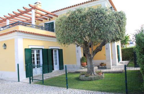 Vila Nogueira de Azeitao Villa | Spacious Villa in Azeitão (with private pool)