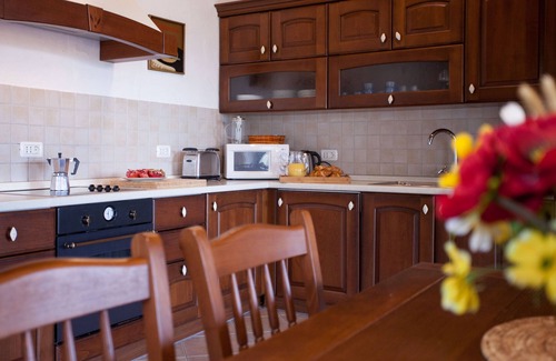 Brkac House | Spacious villa with 10x5m pool, aircon. Rural retreat, stunning views.