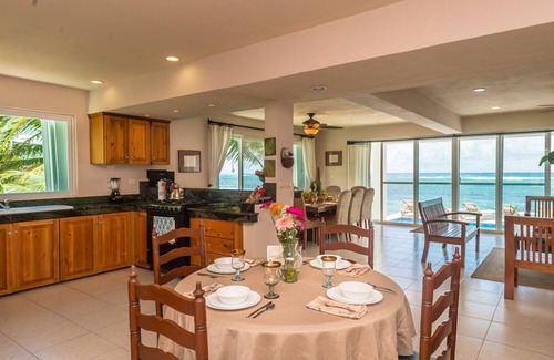 Akumal Villa | Spacious villa with up to 8 bedrooms, perfect for a family reunion!