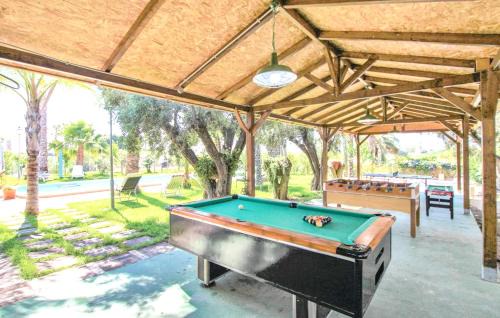 La Marina Villa | Spacious Villa with Pool near the Beach in Alicante