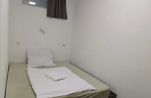 Ostringen Apartment | Spacious Worker Apartments with Rooftop Terrace - Up to 21 Guests