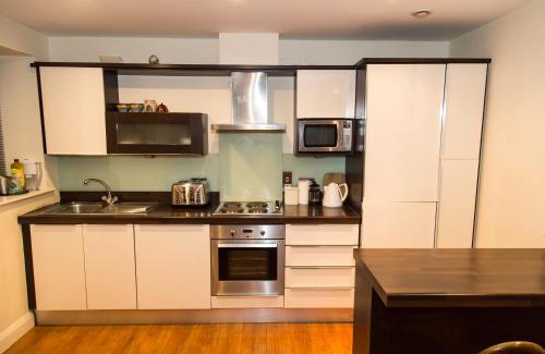 Inchicore Apartment | Spacous Dublin Escape 3BR Ensuited Free Parking