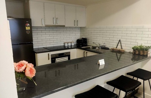 Port Lincoln House | Spalding Lodge Unit 9