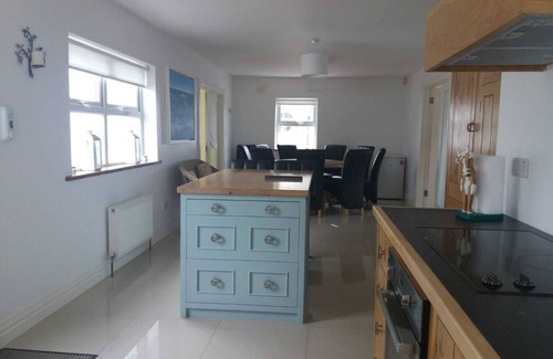 Spanish Point House | Spanish Point, Executive accommodation along rugged coastline