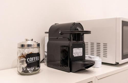 Rione V Ponte Apartment | Spanish Steps Brianzo Home Walkable AC Wifi