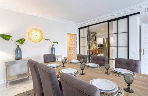 Santa Cruz Apartment | Spectacular 4BD apartment near Alcazar. San Fernando