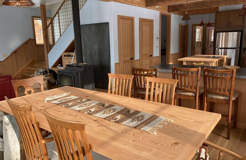 McCarthy House | Spectacular mountain and glacier views at Donaho House.