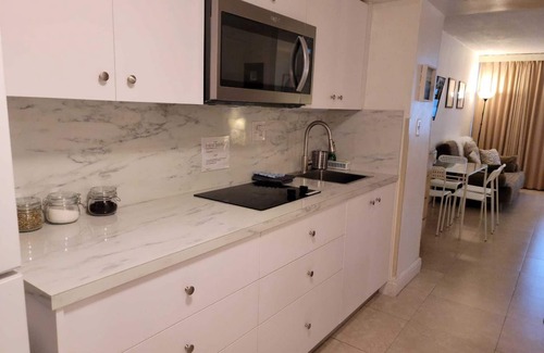 Sunny Isles Beach Apartment | Spectacular Studios, 4 people, on the beach, direct access in Sunny Isles Beach