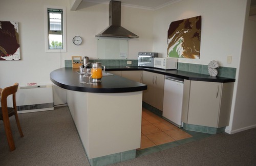 South Bay House | Spectacular Views | Convenient & Affordable - KK17129