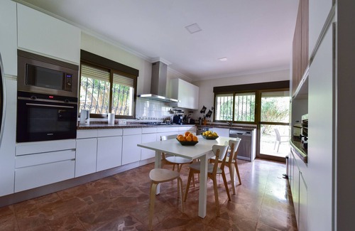 Polop House | Spectacular villa with Jacuzzi, in avocado estate, capacity for 19 people