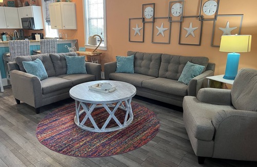 Port St. Joe Cottage | Spend the winter at the beach - Pet friendly cottage - 3 pools+hot tub