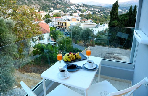 Spilion Apartment | Spilgaia Stone apt in Spili for 2, with spectacular views!