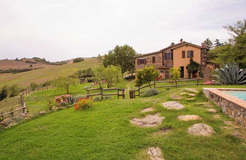 Gallina House | Splendid farmhouse in Val d'Orcia with private swimming pool and sauna