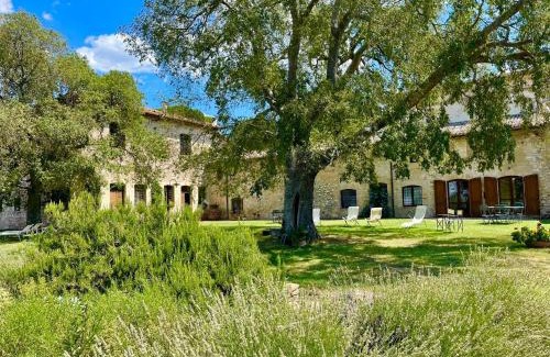 Poreta House | Spoleto Biofarm-Sleeps 8 guests-Salt water pool-Beautiful-Exclusively yours-WIFI