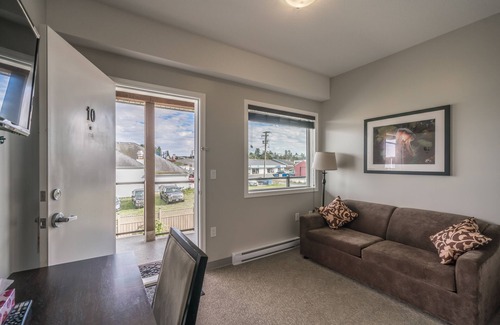 Port McNeill Hotel | Sportsman's Inn on the Harbour Front