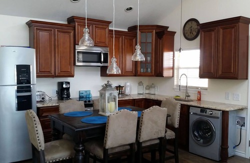 Long Mott House | Sportsman's Paradise Lodge Seadrift