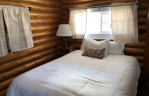 Ennis Cabin | Sportsmans Lodge