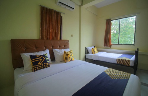 Dumai Hotel | SPOT ON 2305 Andys Nur Penginapan