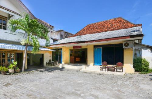 Situbondo Hotel | SPOT ON 2422 Hotel Moga Sari