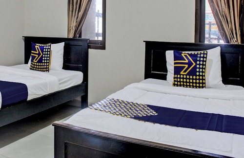 Tanjung Karang Hotel | SPOT ON 92509 Maulana Guest House Simpur