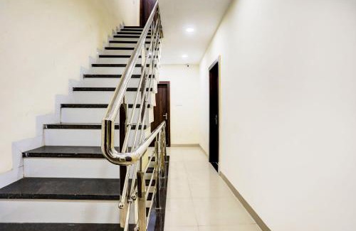 Dewas Hotel | SPOT ON Hotel Shree Ji