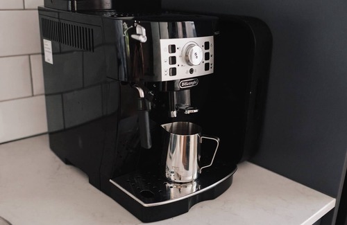 Stirling House | Sprawling 6-bedroom home on 2 acres- indoor pool - The Retreat @ Stirling