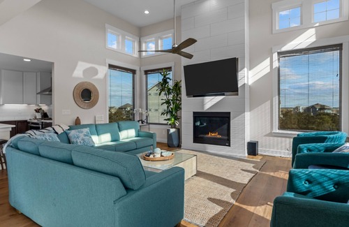 Salvo House | Sprawling estate close to the beach with a pool, hot tub, elevator