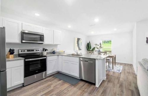 Spring Hill House | 🌿 Springhill Retreat! | Spacious 3-Bed, 2-Bath Home — Perfect for Long or Short