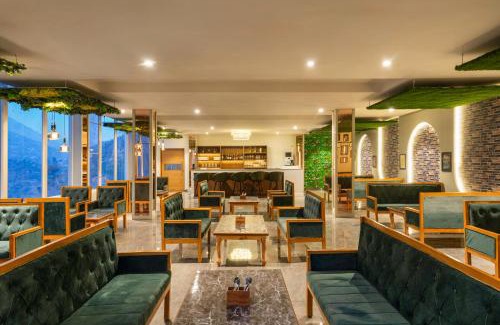 Mandi Hotel | SPT Clarks Inn Suite, Mandi