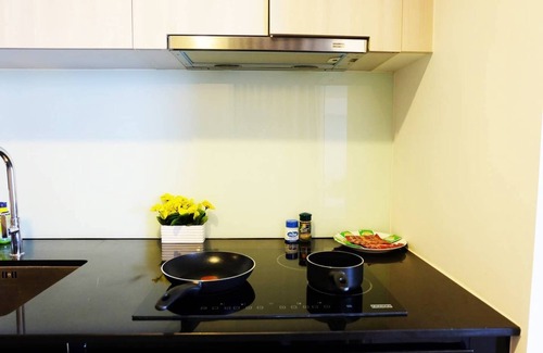 Samsen Nai Condo | [SR 2.4] 2BR FUTURISTIC @ BTS, Bangkok