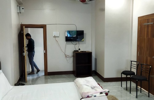 Ashta Hotel | SR HOTEL KILERAMA ASHTA