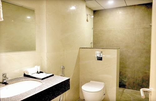 Khammam Hotel | Sri Sri Sri Excellency