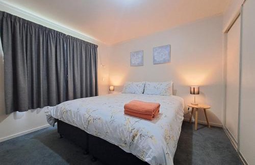 St. Clair Apartment | St Clair Stay Walk To The Surf - 1 Bedroom