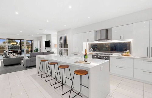 Torquay House | St Georges Luxury Beach House