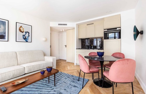 Pigalle Apartment | St Georges - One Bedroom in Paris South Pigalle