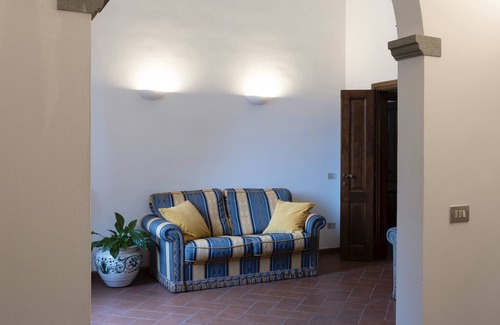 Santa Maria Novella Apartment | St.James. Elegant & Roomy 2' train station w/lift - Pria Apartment
