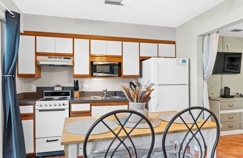 Gulf Lagoon Beach Condo | St Thomas Square By Panhandle Getaways