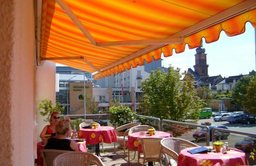 Gruenstadt House | StadtCafé Pension