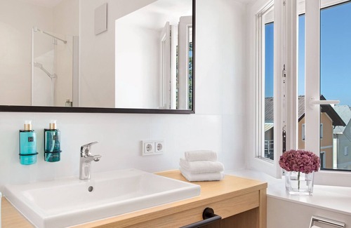 Oberndorf bei Salzburg Hotel | Stadthotel Oberndorf - 24h Self Check-In Terminal